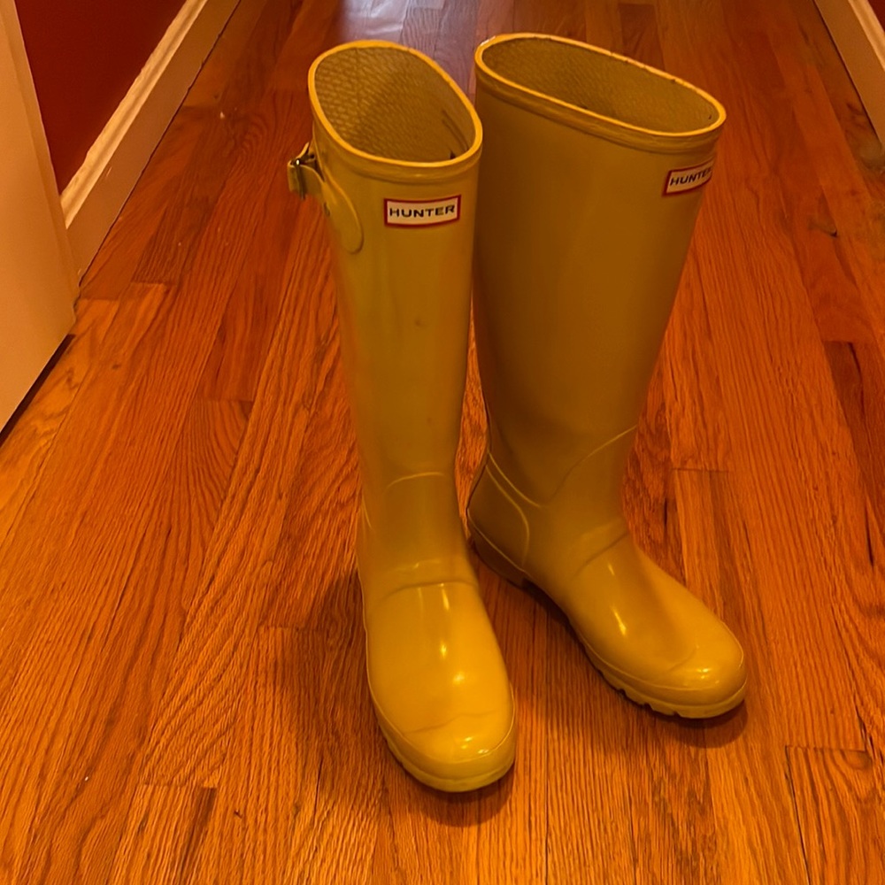 Hunter Original Tall Rubber Rain Boot Women’s Size 9 Yellow